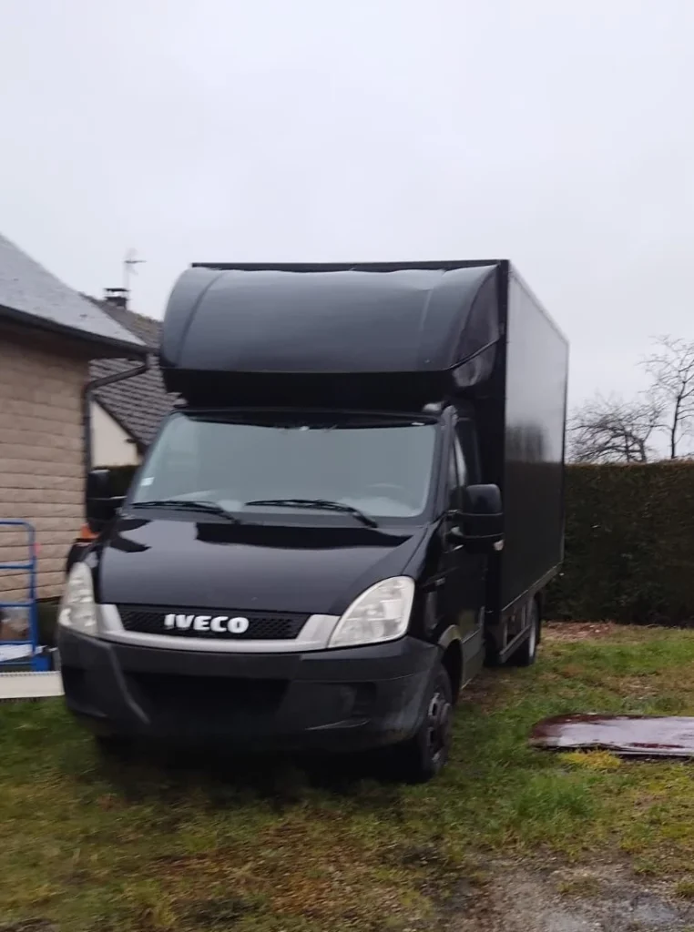 camion ivveo noir